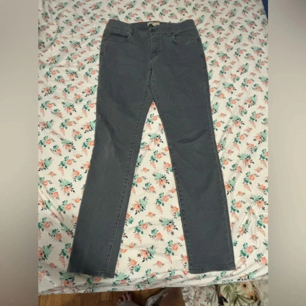 Cabi Jeans Skinny Smoked Pearl Gray #3565 Women's Size 6 99% cotton 1% spandex